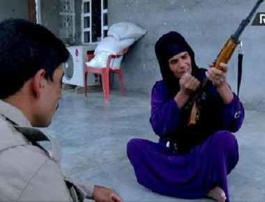 Πήραν τα ... όπλα οι ηλικιωμένες στο Ιράκ κατά του ISIS (βίντεο)